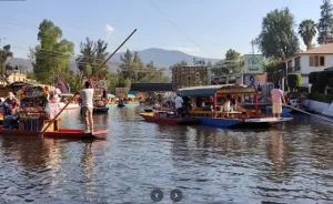 Precios y horarios de las principales actividades turísticas de Xochimilco.